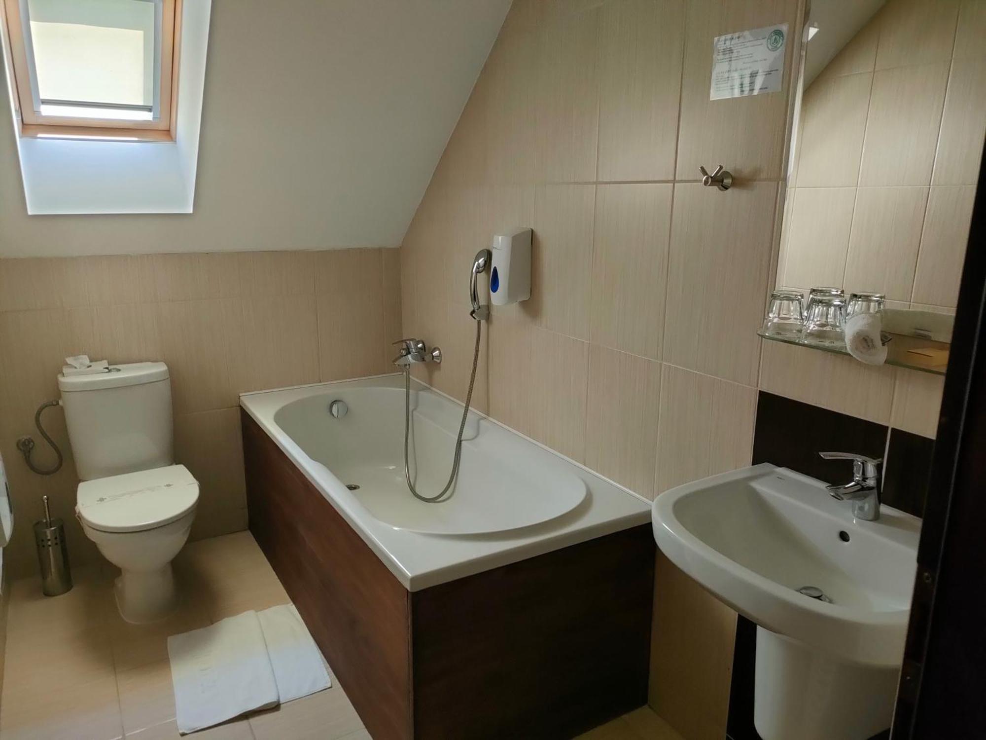 Peklo Hotel Komarno